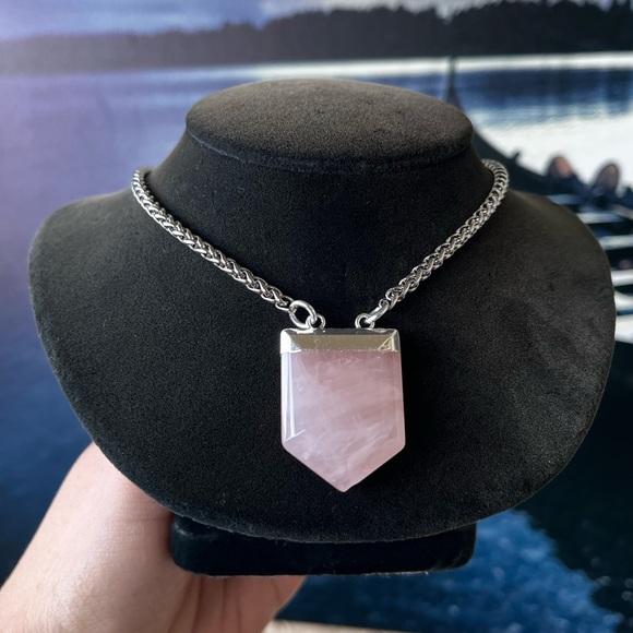 Rose quartz crystal gemstone on stainless steel adjustable choker necklace - Picture 8 of 9